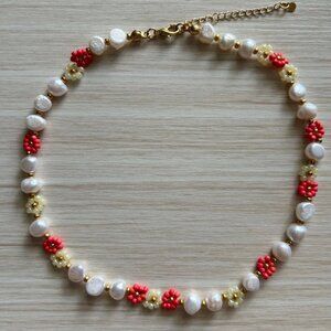 Dahlia // seed bead flower and freshwater pearl necklace